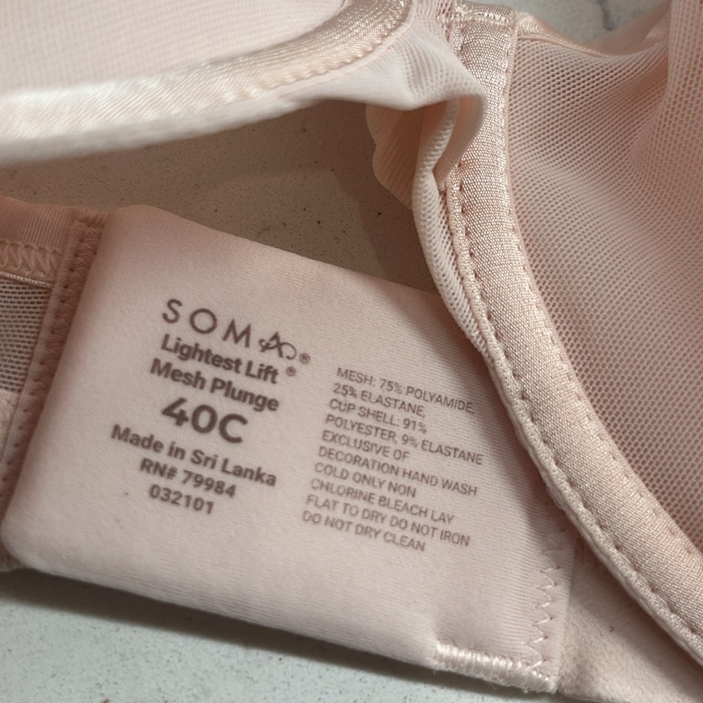 Soma Lightest Lift Mesh Plunge Bra in Blush Pink